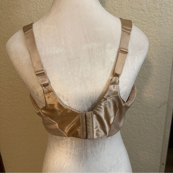 Vanity‎ Fair Lingerie® Illumination Full-Figure Bra 76338 Size 40D Rose Beige - Picture 6 of 9